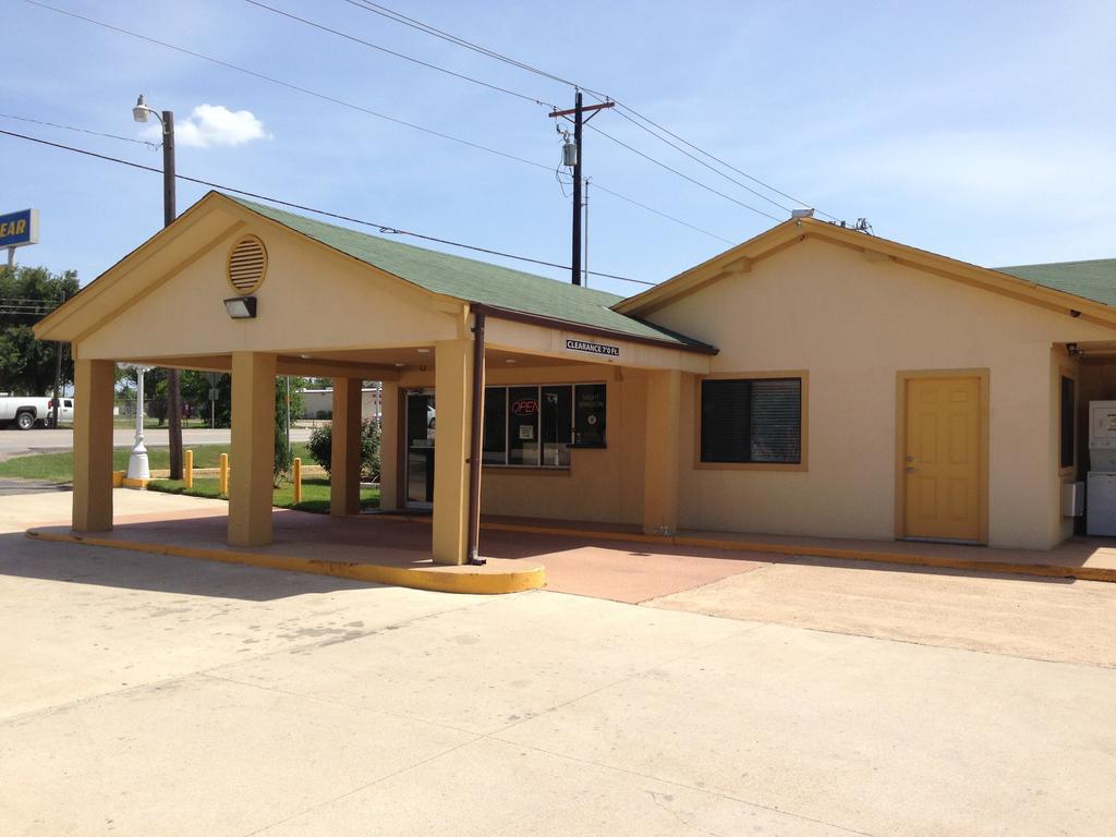 Relax Inn Bryan Exterior foto